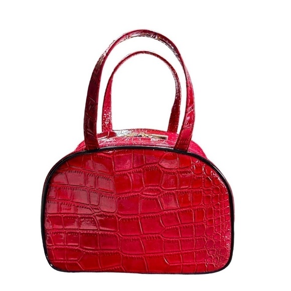 ELIZABETH ARDEN, NWOT, RED TRAVEL, COSMETIC BAG. SNAKESKIN PATTERN. 11”W X 8”H - Picture 4 of 8